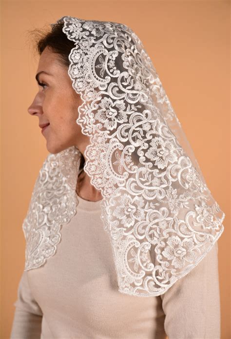 TRIANGLE IVORY VEIL – MariaVeils