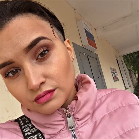 Розовый макияж | Fashion, Hijab