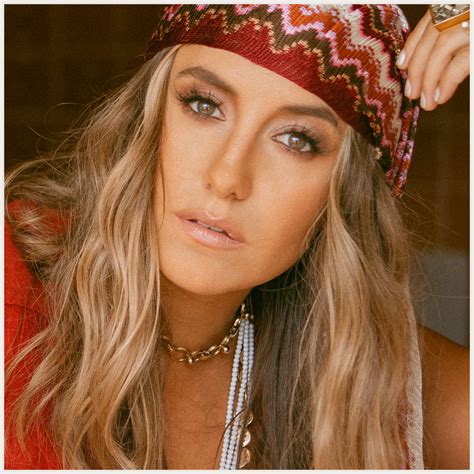 lainey wilson interview holler