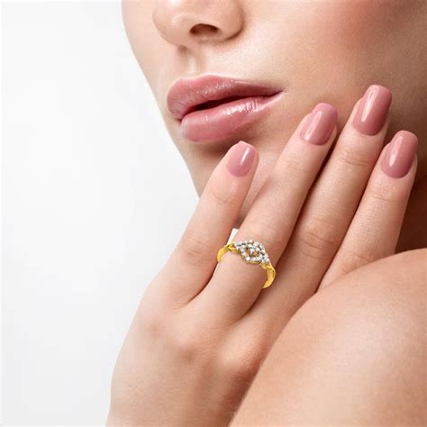 Round Women's Desire Diamond Ring at ₹ 15600/piece in New Delhi | ID ...