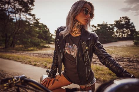 Sarah Bock • Thunderbike