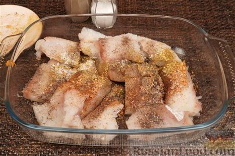 Рецепт: Рыба, запечённая с ананасами, помидорами и сыром на RussianFood.com