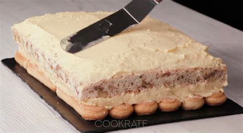 Торта от бишкоти с най-вкусния крем в света! Неустоима, сочна и мекичка ...