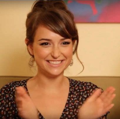 Milana Vayntrub | Curvy celebrities, Beautiful celebrities, Golden ...