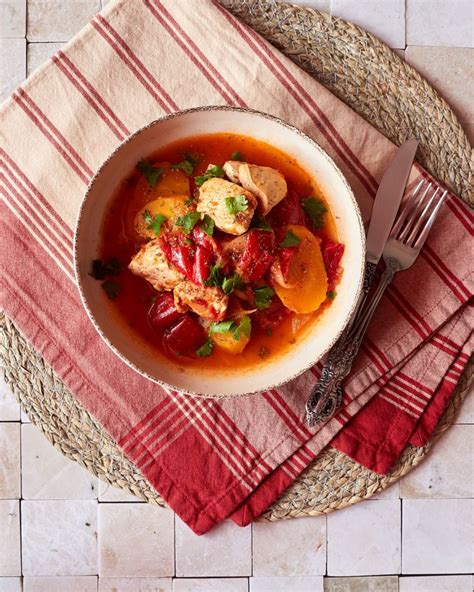 Пилешка яхния с чушки и моркови | Щипка смях и лъжица любов