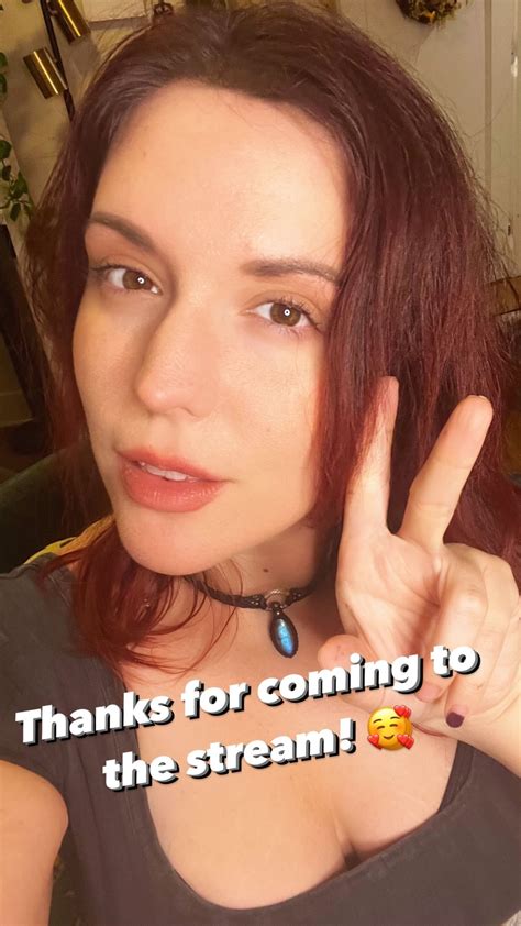 Amber Lee Connors thx for attending the signing & nice legs ️ ️🤩🤩 : r