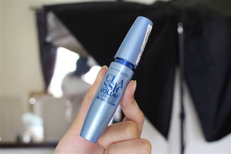 Maybelline Classic Volume Express WATERPROOF Mascara Swatches + Review ...