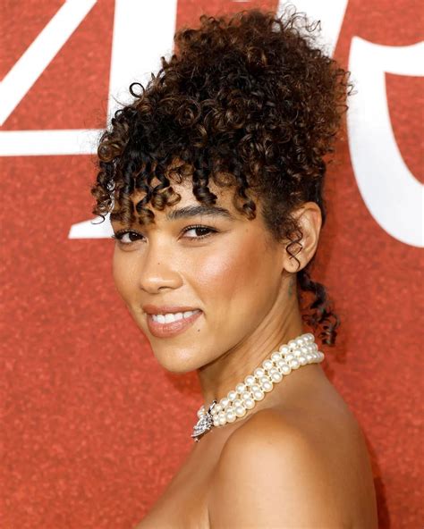 Dark Chocolate Bouclé Is 2024’s Yummiest Hair Color Trend | Hair color