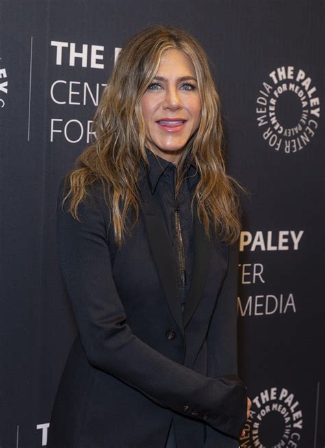 “Jennifer Aniston Teased by Friends After Not Having Enough Cash at