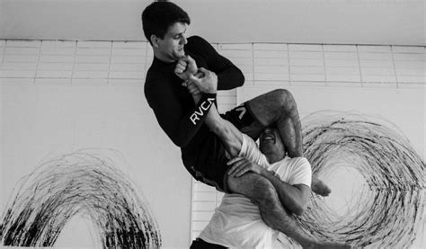 The Only Way To Do A Flying Armbar Safely - BJJ World