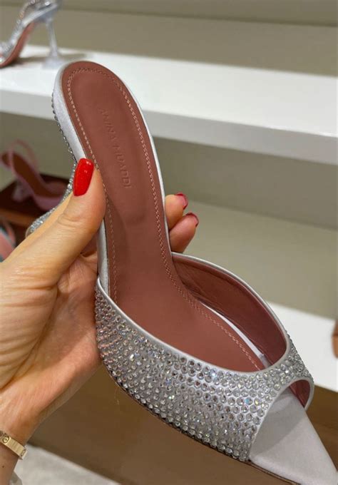 Pin di elly su Одежда