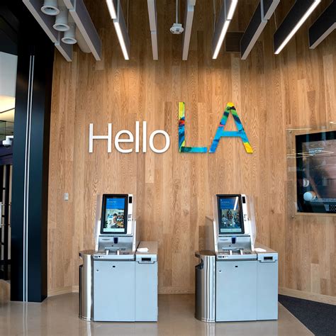 chase   opened   flagship branch  nyc