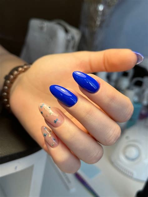 Pin by ༺ᴅᴀsʜᴜʟᴋᴀ༻ on ᴍᴀɴɪᴄᴜʀᴇ 💅🏻 | Almond nails designs, Nail designs ...