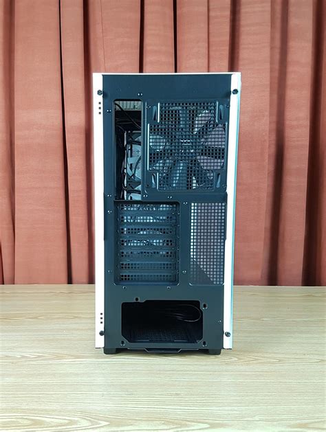 DeepCool CK560 White PC Case Review - Tech4Gamers