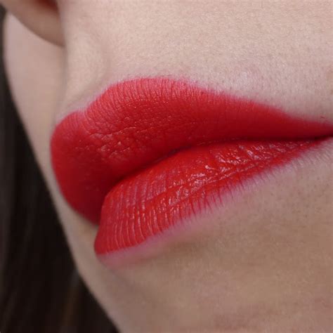 Oriflame Giordani Gold Iconic Lip Elixir Жидкая губная помада-эликсир ...
