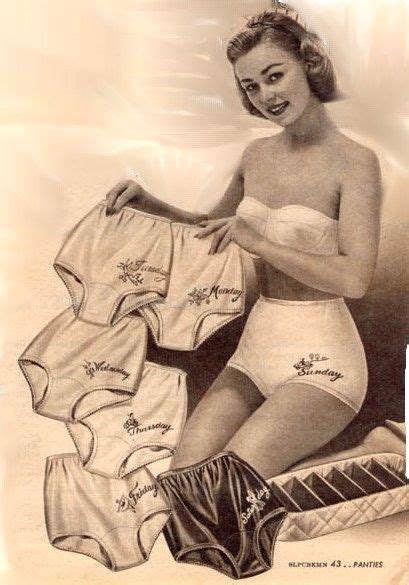Saturday panties are the naughty panties! Photo Vintage, Vintage Photos
