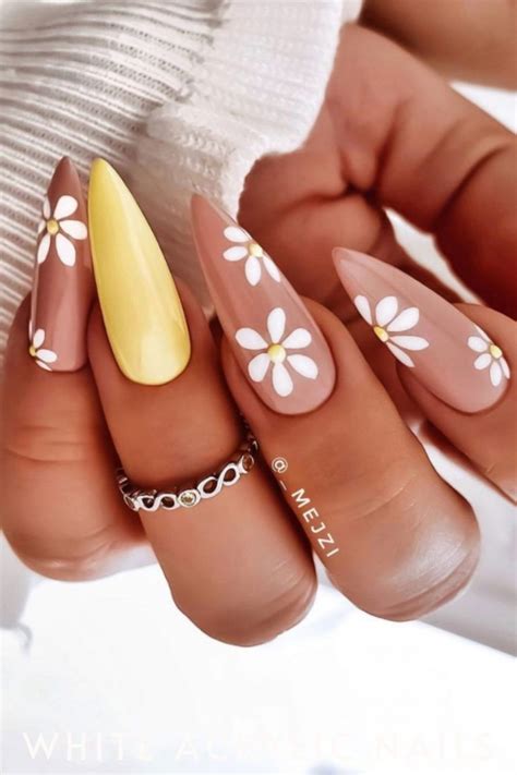 33 Classy and Stylish White Nail Designs for Any Occasion