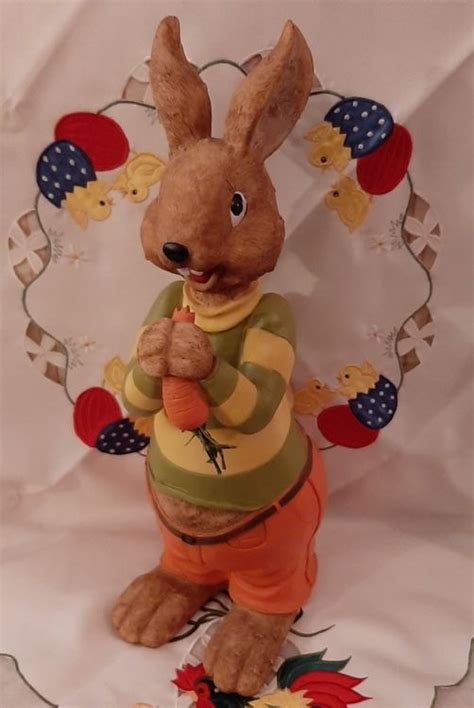 OSTERHASE GROSS KNABBERT AM RÜEBLI | Kaufen auf Ricardo