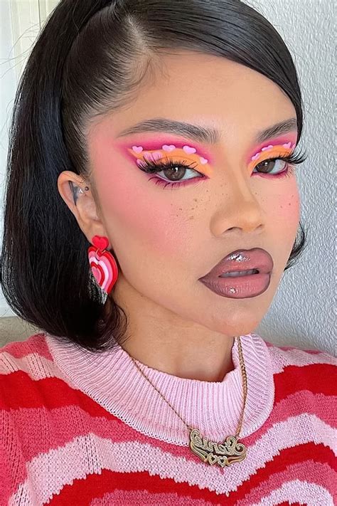 10 Super Cute and Creative Eyeliner Looks Anyone Can Do! - January Girl