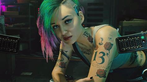 Fã faz um incrível cosplay de Judy, personagem de 'Cyberpunk 2077'
