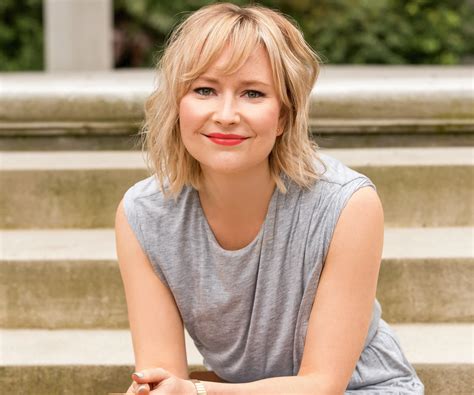 Fern Sutherland - A Rising Star in the Entertainment Industry!