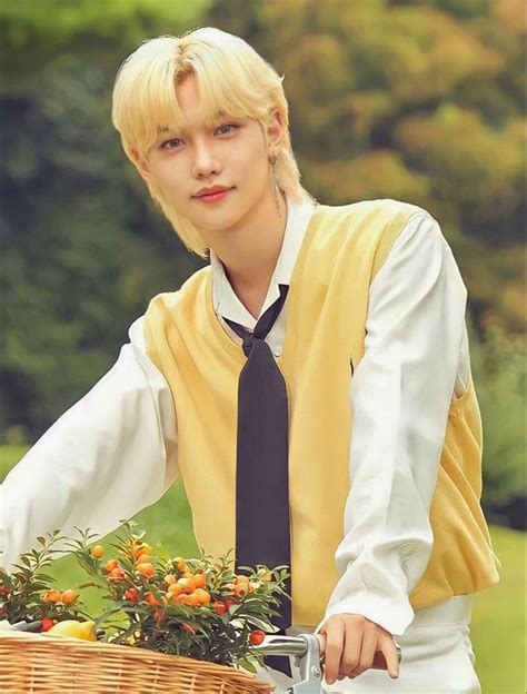 felix felix stray kids kpop idol yellow aesthetic felix