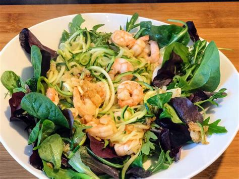 Garlic prawn & courgetti salad - The Lean Cook