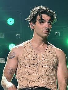 Joe Jonas - Wikipedia