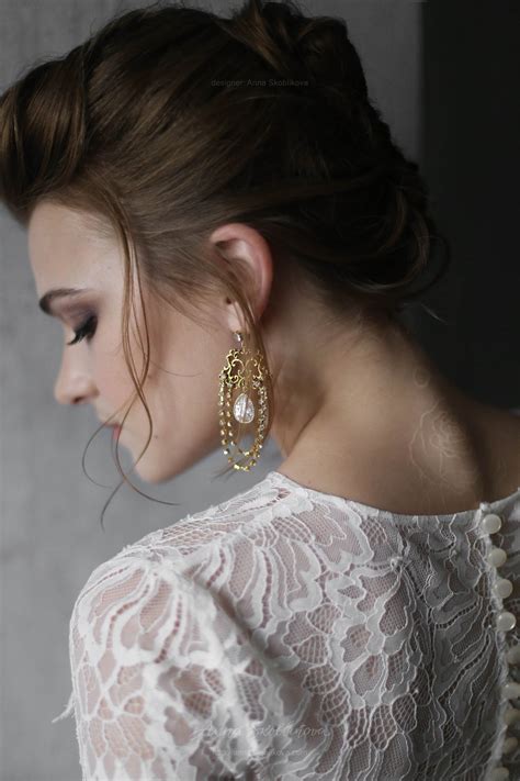 Elegant lace wedding dress | Wedding Dresses & Evening Gowns by Anna