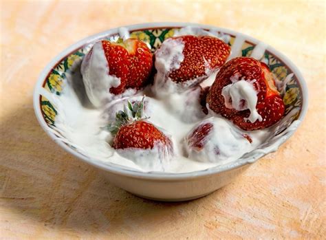 Клубника со сливками - фото и картинки: 66 штук