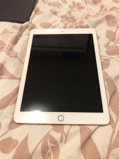 Apple iPad 2018 128GB gold - Apple Bazar
