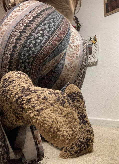 [selling] Thicc ass and fuzzy socks! Treat yourself to these crews