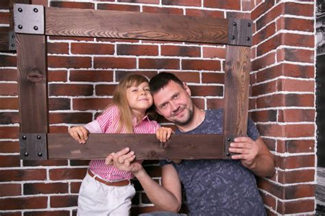 530+ Father Daughter Picture Frame Stock Photos, Pictures & Royalty ...