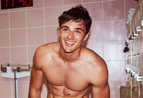 Jacob Elordi's Best Thirst Traps - Metro Weekly