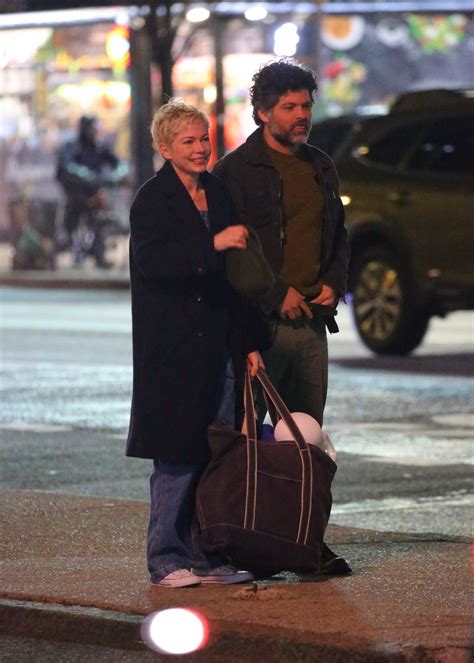 Michelle Williams Films Scenes for FX's "Dying for Sex" in New York 03
