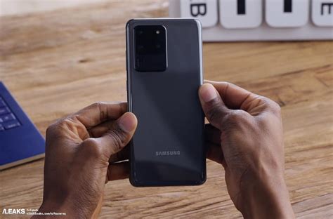 Samsung Galaxy S20, S20+ и S20 Ultra на фото и видео в руках за ...
