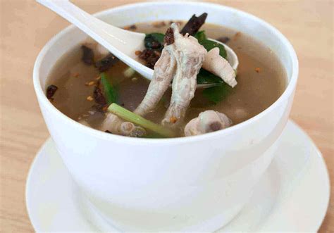 Are Chicken Feet Good For Dogs? Can Dogs Eat Chicken Feet? (5 ...