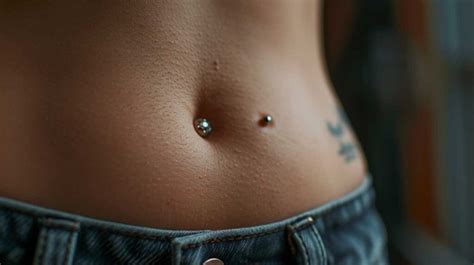 floating navel piercing