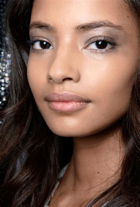 Shimmer Makeup - Homecare24