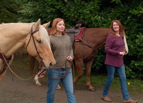 What’s Next for Tara on Netflix’s ‘Virgin River’? Actress Stacey Farber ...