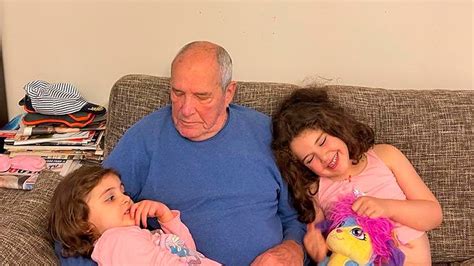 83 летний Эммануил Виторган показал редкие семейные кадры с его ...