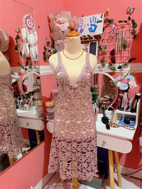Brukat dres nerawang, Fesyen Wanita, Pakaian Wanita, Gaun & Rok di ...