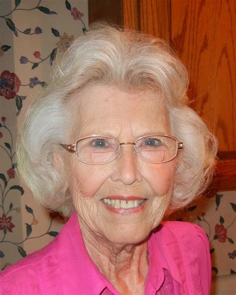 Obituary and Remembrance Service for Loretta Hotter 32