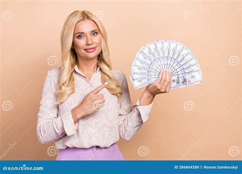 Hot Finance Lady