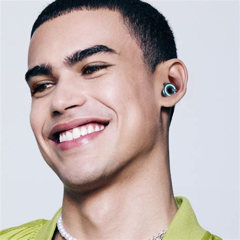 Loop Switch 2: 3-in-1 Earplug Sound Control – Loop Earplugs