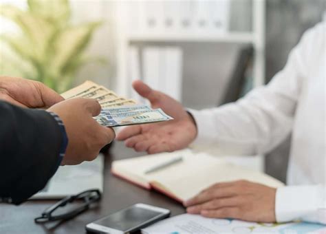 What factors Affect the Property Manager Wage