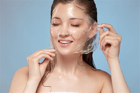 Wajah Cantik Bersinar, Ini 6 Manfaat Peeling Wajah | Eva Mulia Clinic