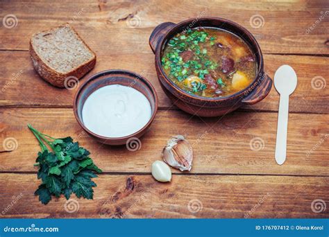 Ukrainian Dish Vareniki, Ukrainian Dumplings, Pierogi With Sauce ...