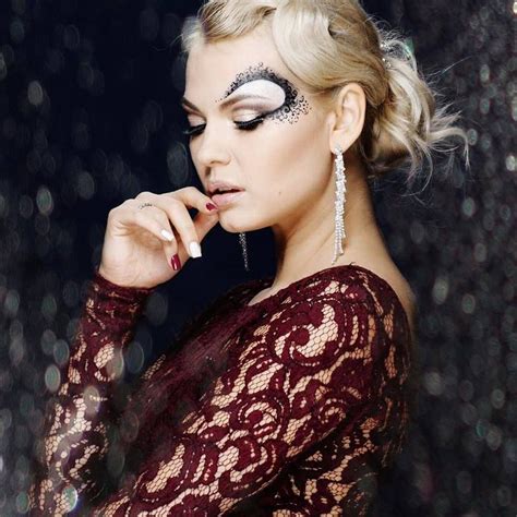 Алла Мартинюк співачка, актриса, волонтер Ukrainian beautiful singer ...