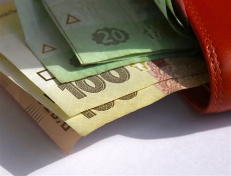 Стала відома середня заробітна плата волинян у лютому